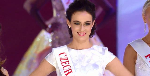 Terezka Skoumalová se včera zúčastnila v Londýně soutěže Miss World.