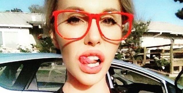 Devětadvacetiletá Chloe holduje plastickým operacím